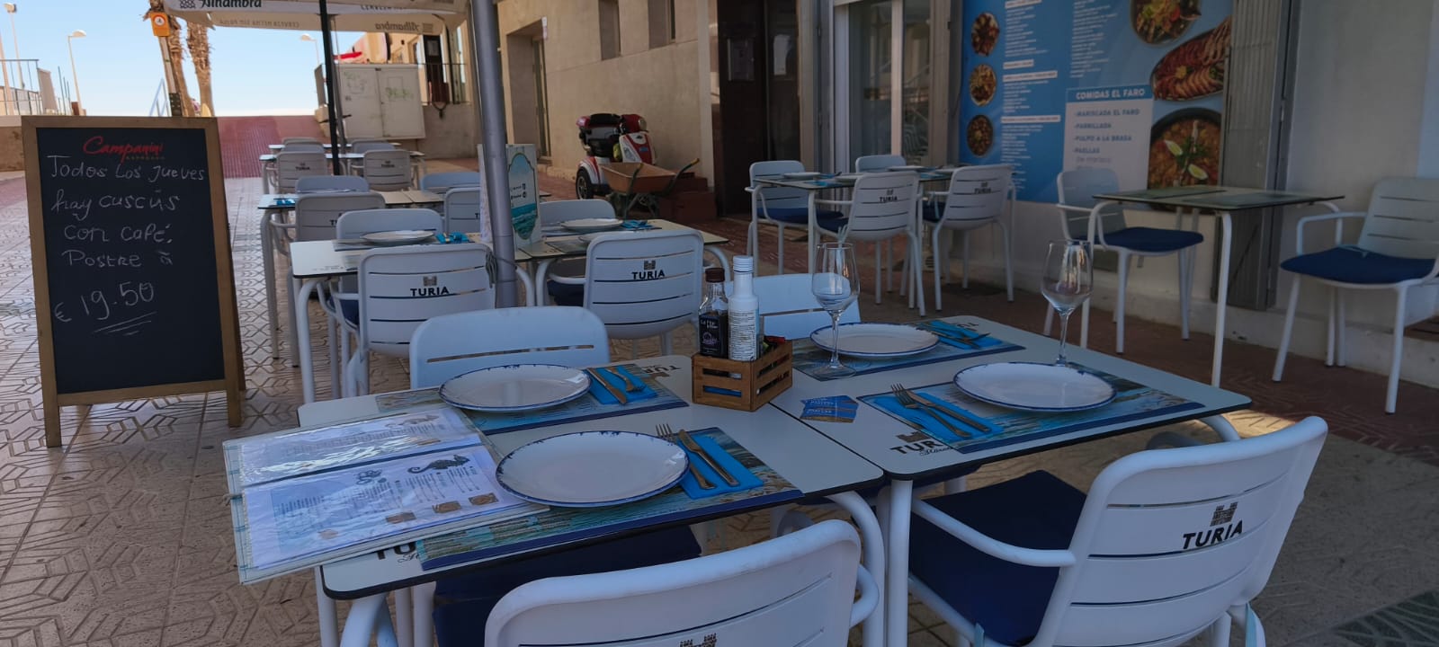 Entree en terras van restaurant La Mar