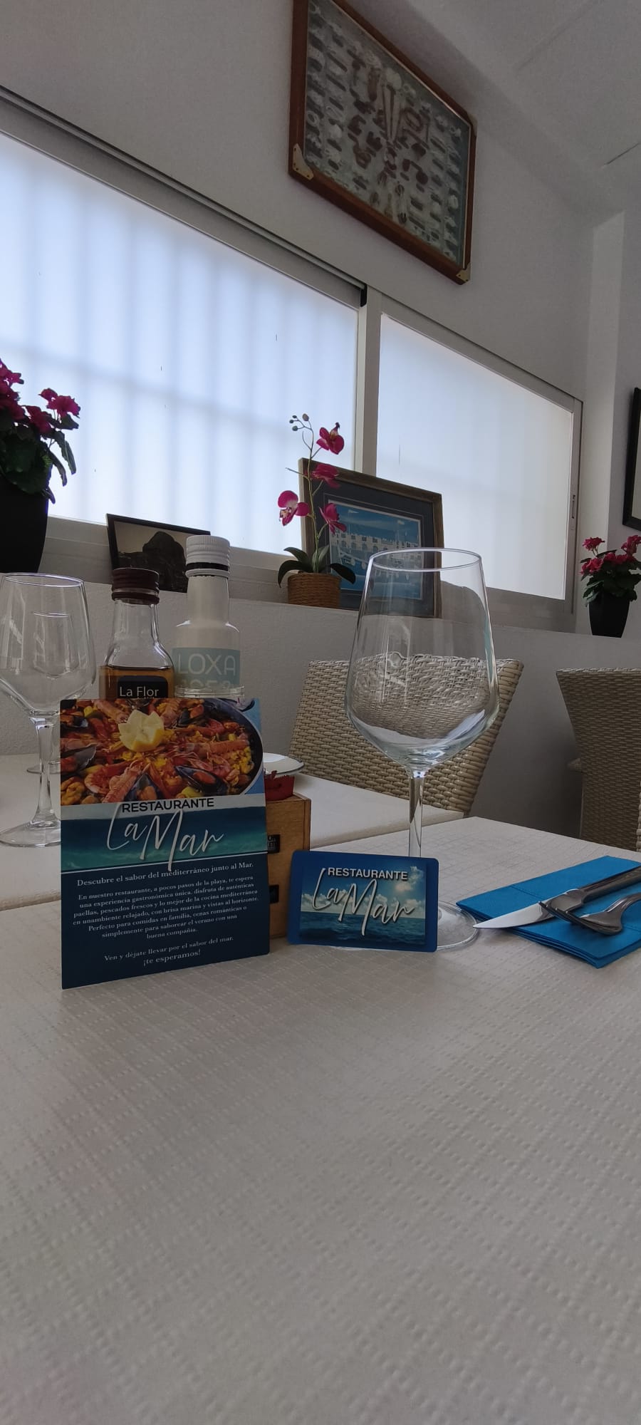 Close-up van La Mar kaart en servies